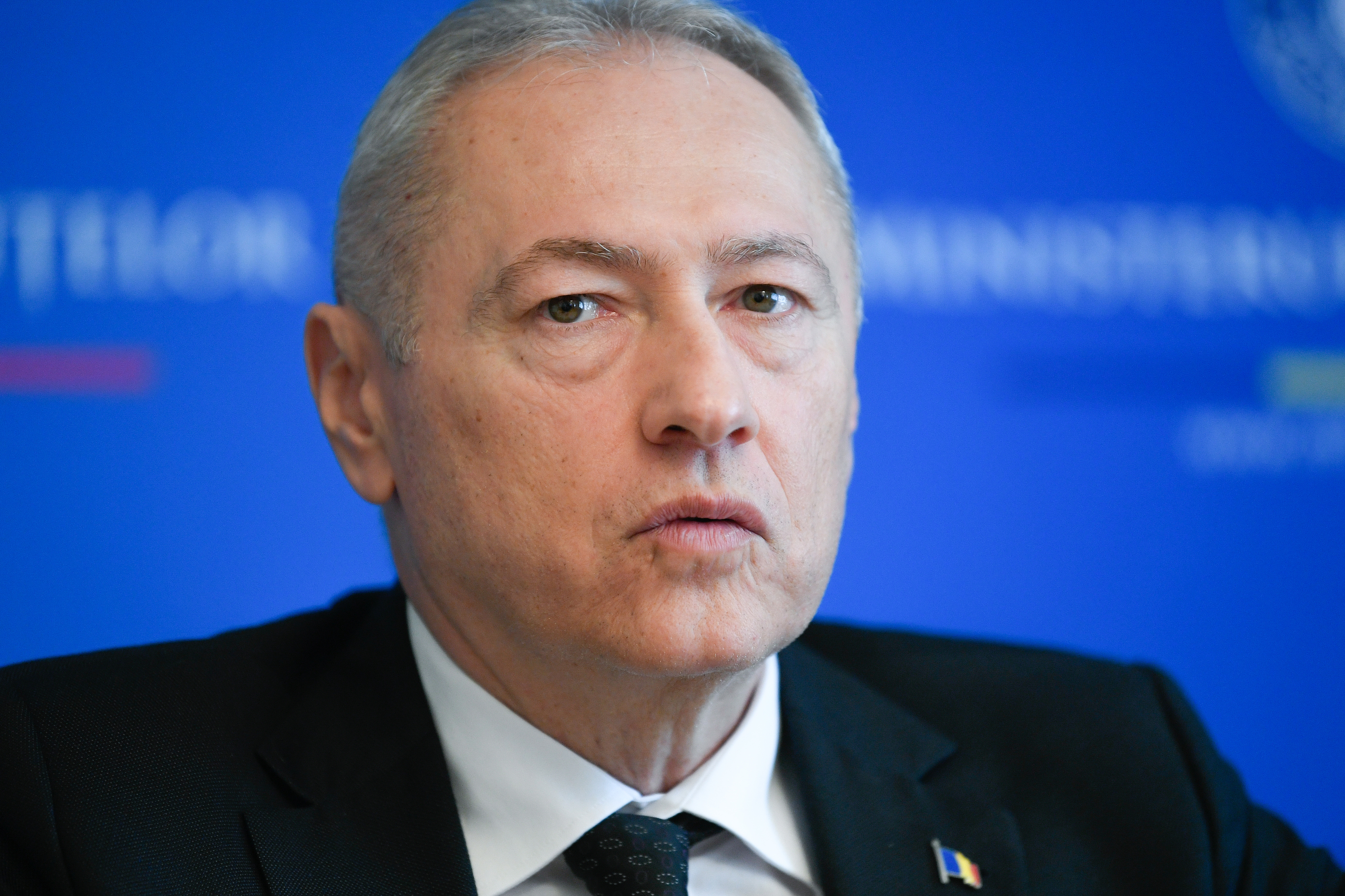 Campanie ANAF pentru plata cu cardul: ”Reduce evaziunea”. Heiuș spune că teoriile conspirației sunt ”o prostie incredibilă”