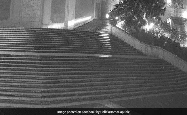 Bărbatul care a coborât cu un Maserati Treptele Spaniole din Roma va fi cercetat penal. Video