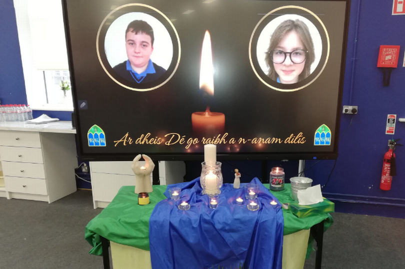 Doi adolescenți au murit și alți doi au fost răniți într-un accident cumplit. Mașina lor era condusă de un băiat de 13 ani