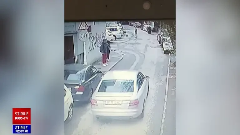 Patru indivizi, dintre care doi minori, au urmărit cu mașina un cuplu, apoi l-au luat la bătaie și l-au amenințat pe băiat