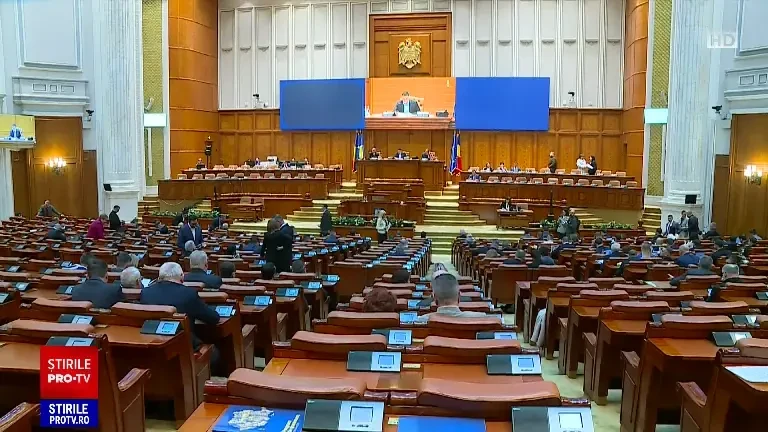 Ministrul Finanțelor: Luăm în calcul înghețarea salariilor bugetarilor în așteptarea noii legi a salarizării