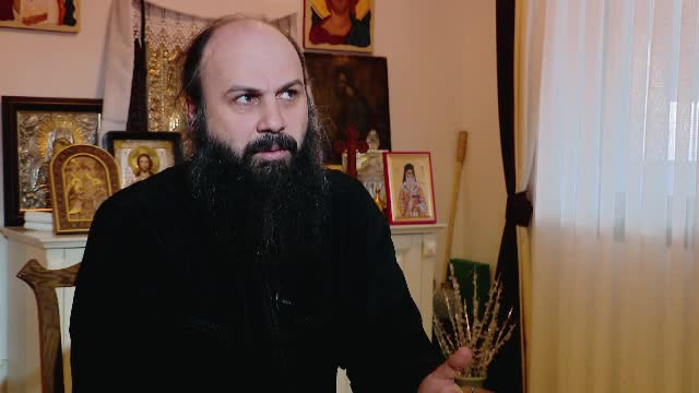 Părintele Hrisostom, mănăstirea Sihăstria Putnei: ”Hristos a înviat este despre asta, despre cum Dumnezeu se dă la o parte”