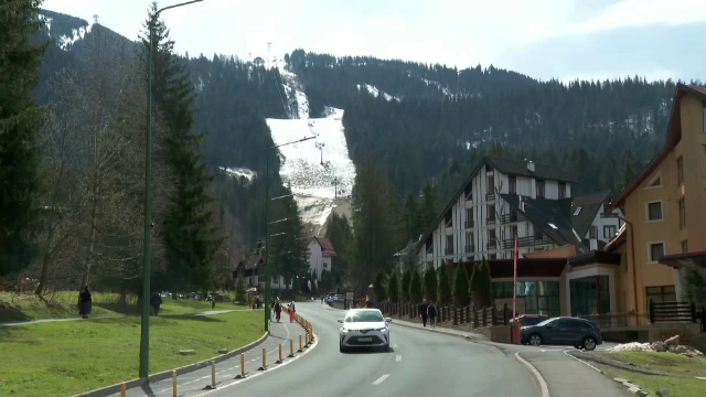 Stațiunile de pe Valea Prahovei au început să se anime. Dar încă mai sunt locuri libere pentru cazare