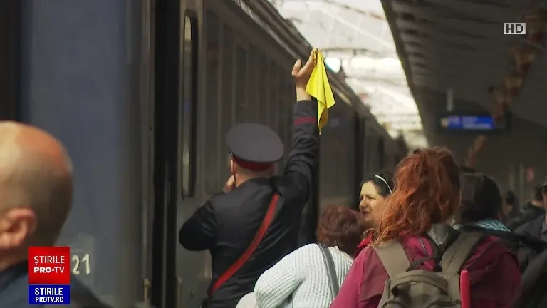 Aglomeraţie în gări, înainte de Paște. Operatorii feroviari au fost nevoiți să suplimenteze numărul de vagoane