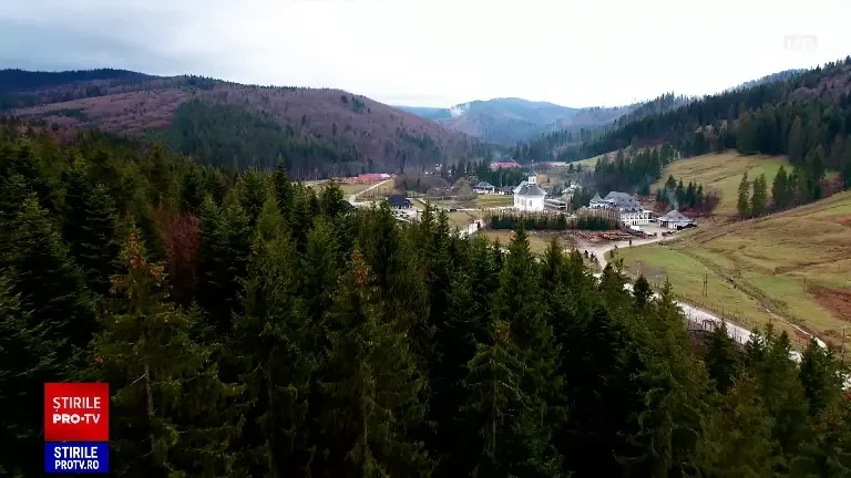 Despre Dumnezeu și Mănăstirea „Sihăstria Putnei” într-o ediție specială „România, te iubesc”, duminică seară, cu Alex Dima