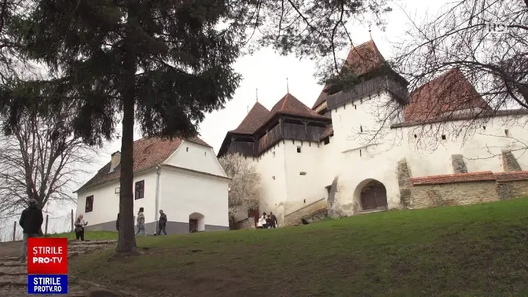Începe sezonul turistic în splendidele sate ale Transilvaniei. Cât costă un sejur pentru două persoane la Viscri