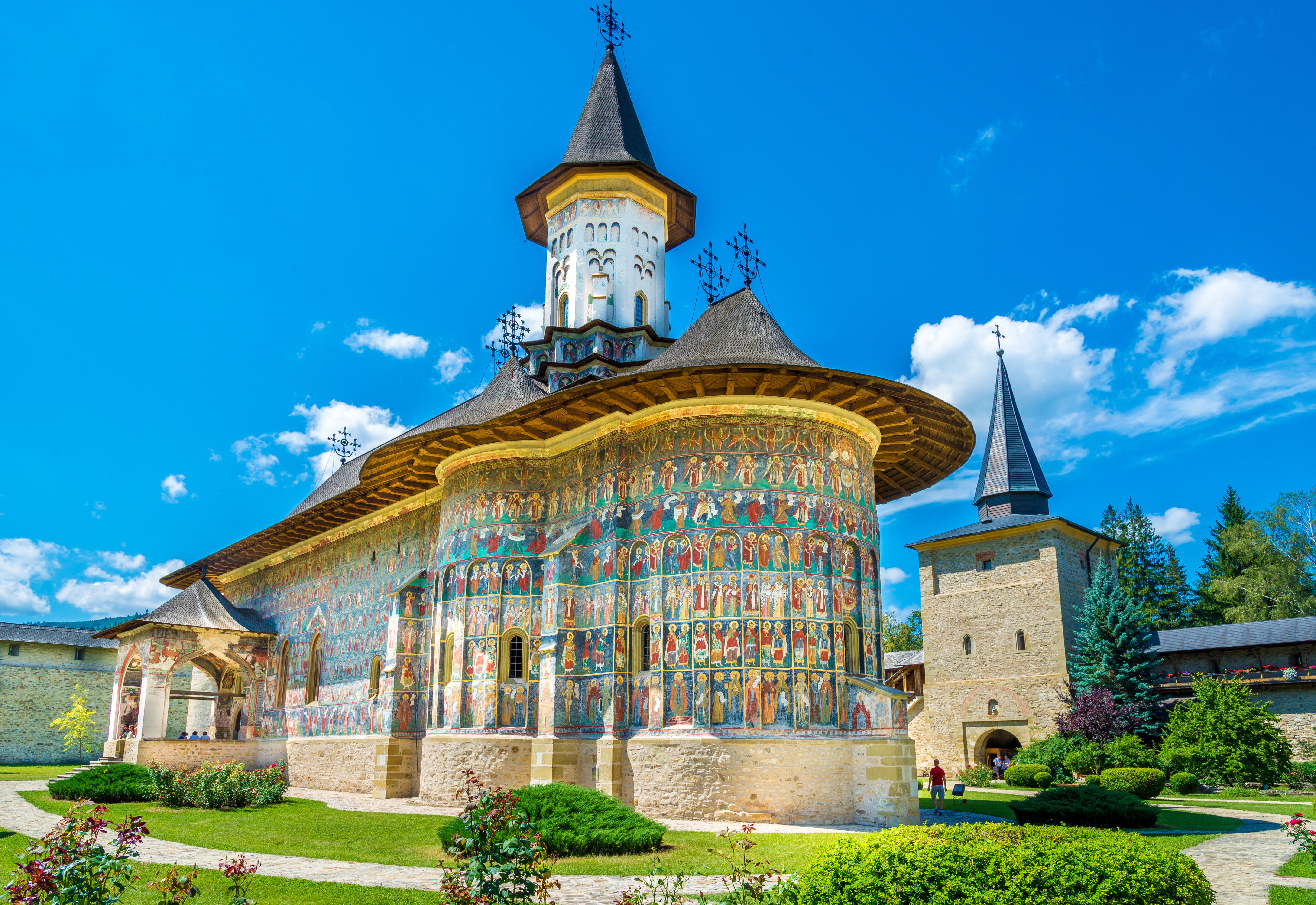 Peste 16.000 de turişti au ajuns în Bucovina, cu ocazia Sărbătorilor de Paște. „Când ajungi aici rămâi, pur și simplu, uimit”