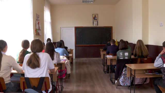 400 de elevi au ales franceza la Olimpiada Națională de Limbi Străine 2023 de la Cluj