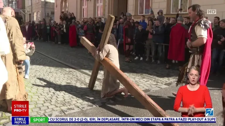 ”Drumul Crucii”, refăcut în Timișoara de peste 100 de actori amatori. „Foarte frumos, ceva ce te face să plângi”
