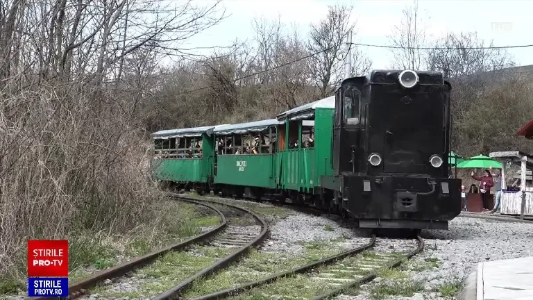 Mocănița de la Sovata are 70 de ani și e la mare căutare. „Am intrat în pădurea fermecată”