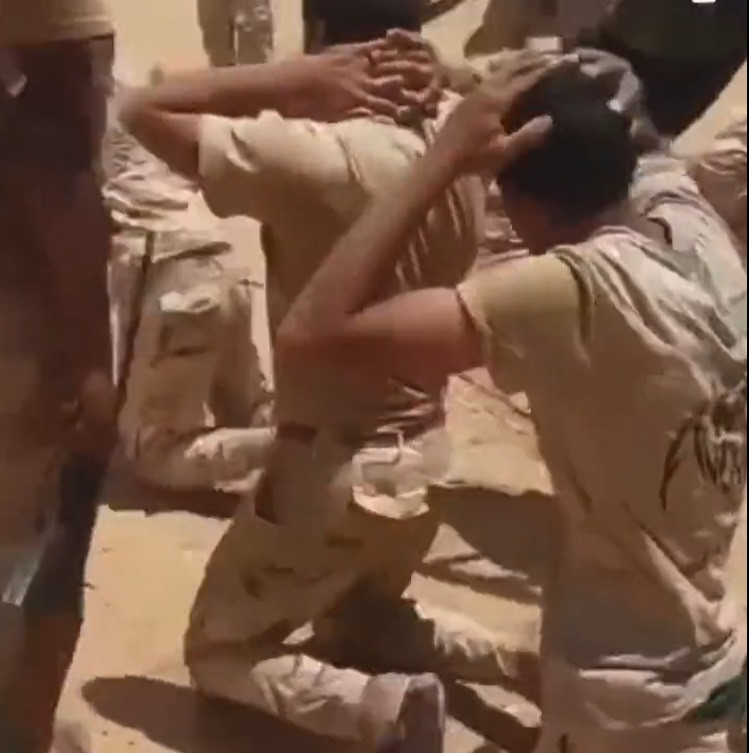 Lupte sângeroase în Sudan. Cel puțin 56 de civili și-au pierdut viața. Imagini de la o luare de ostatici