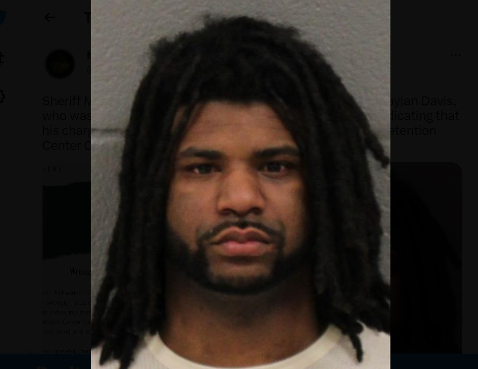 Un suspect de crimă eliberat din greșeală s-a predat din nou la poliție, în SUA