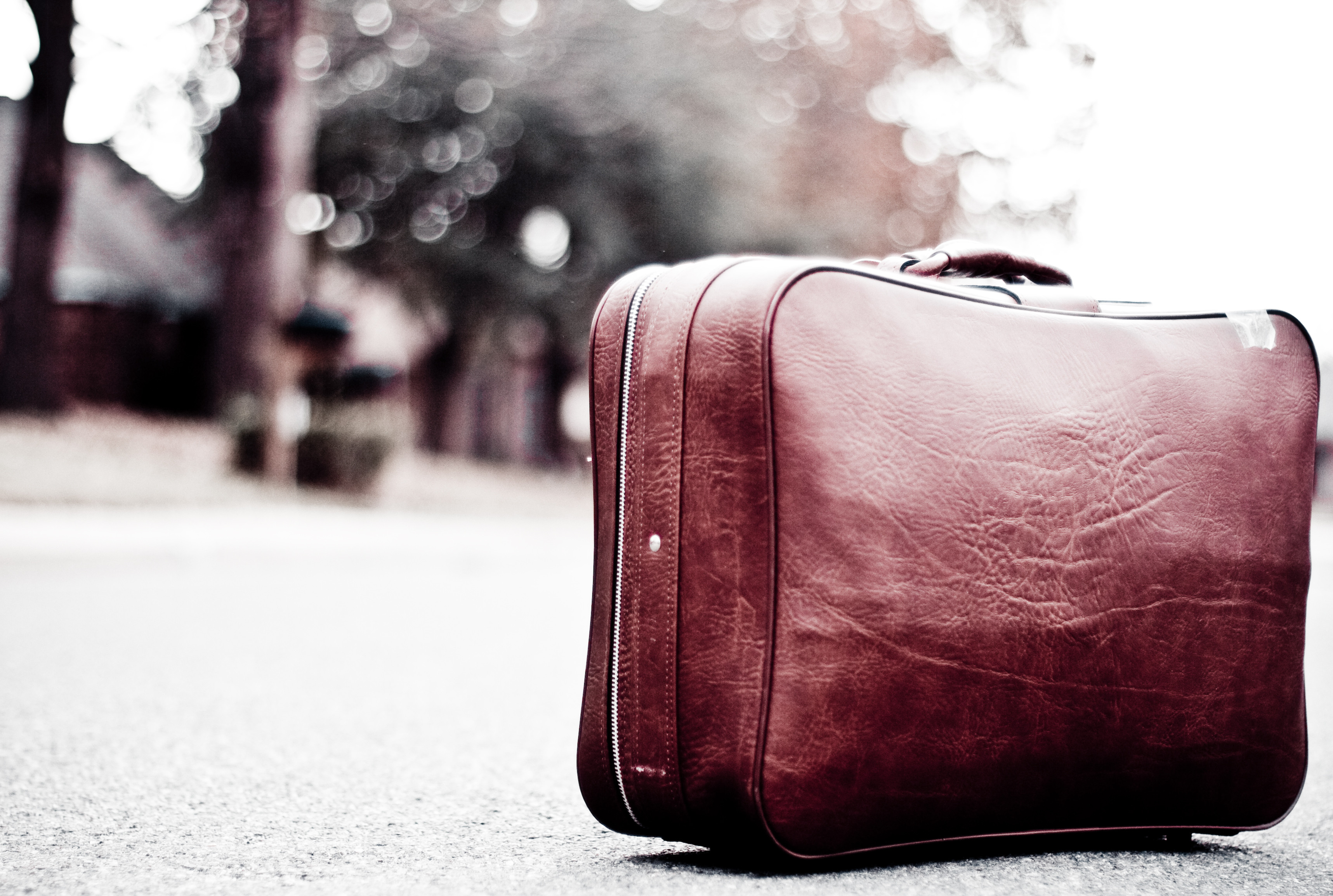 Cadavrul unei femei a fost găsit într-o geantă într-o stație de autobuz, abandonată. Poliția din Malaezia investighează