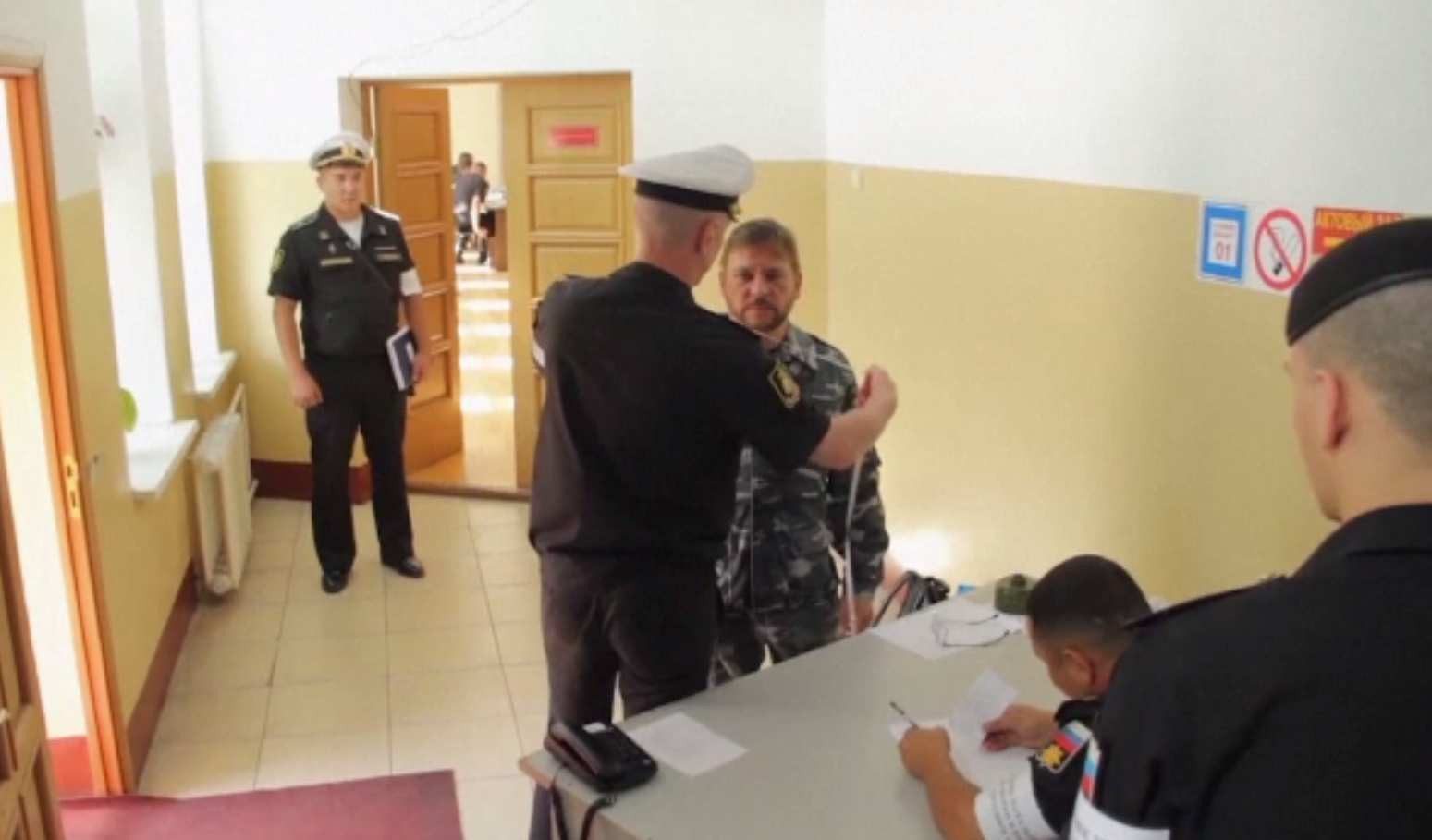 Cum sunt atrași la înrolare locuitorii din Crimeea: „O plată de 195.000 de ruble la ordinul preşedintelui. Și încă 200.000”