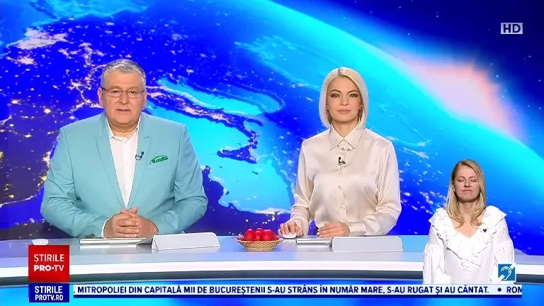 Mii de români au spus „Hristos a Înviat” în Grecia. Foc de artificii la finalul slujbei de Înviere