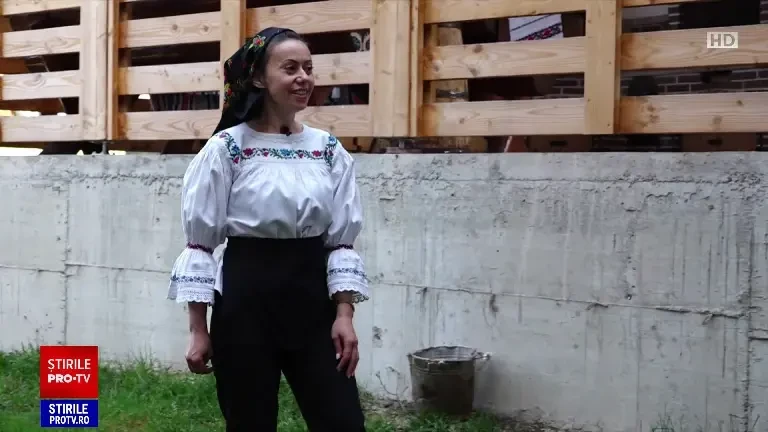 Copilașii au pornit la vânătoare de ouă în ziua de Paște. În munţii Călimani, cei mici s-au aventurat prin zăpadă