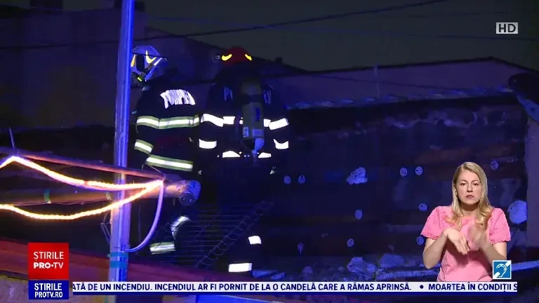 „În 10 minute s-a făcut totul scrum”. Două case au ars în Capitală. Un bărbat a ajuns la spital cu arsuri