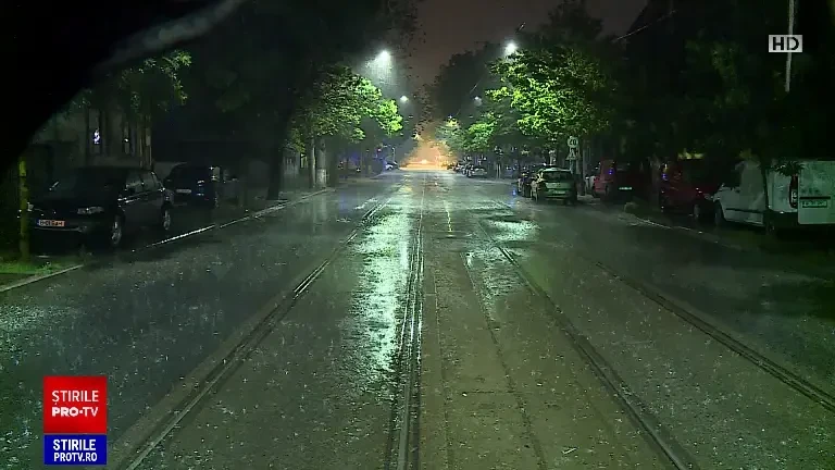 Vremea rea nu ne dă pace nici după Paște. Când se îndreaptă