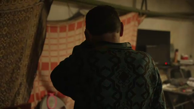 „Nu plec nicăieri. Aici m-am născut, aici am să mor”. Un bătrân din Ucraina refuză să plece din calea rușilor