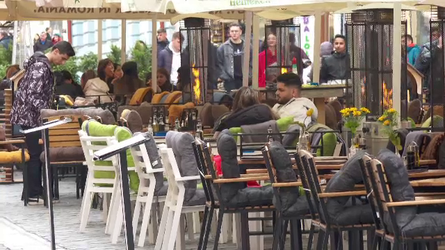 Persistă atmosfera de vacanță în stațiunile de munte. Românii și-au prelungit concediul de Paște