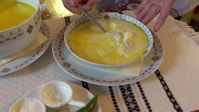 Ciorba rădăuțeană, în topul celor mai bune supe din lume. Cine este gospodina care a inventat celebra rețetă