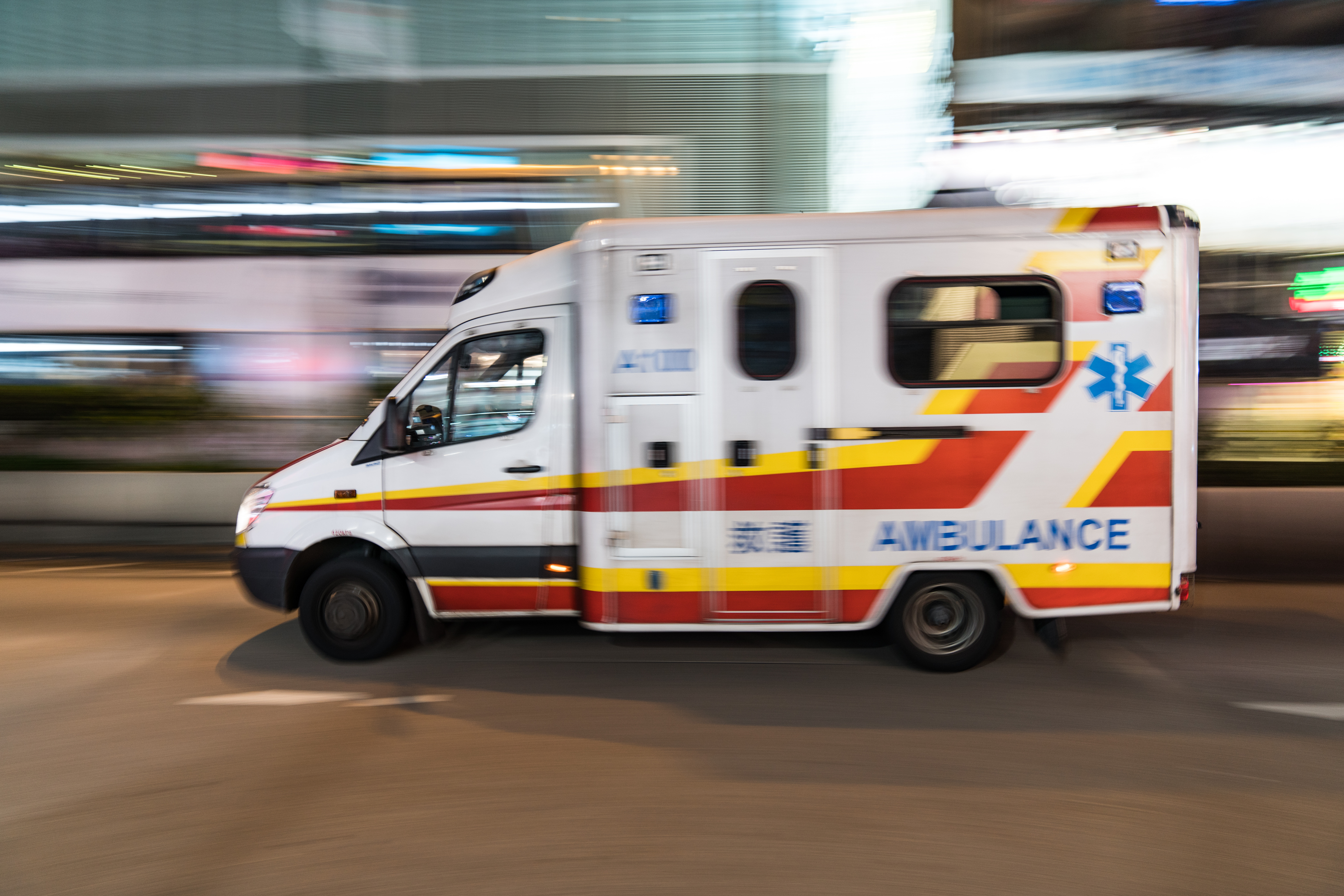 Cel puțin 21 de persoane au murit într-un incendiu izbucnit într-un spital din Beijing. Alți 71 de pacienți, evacuați | VIDEO