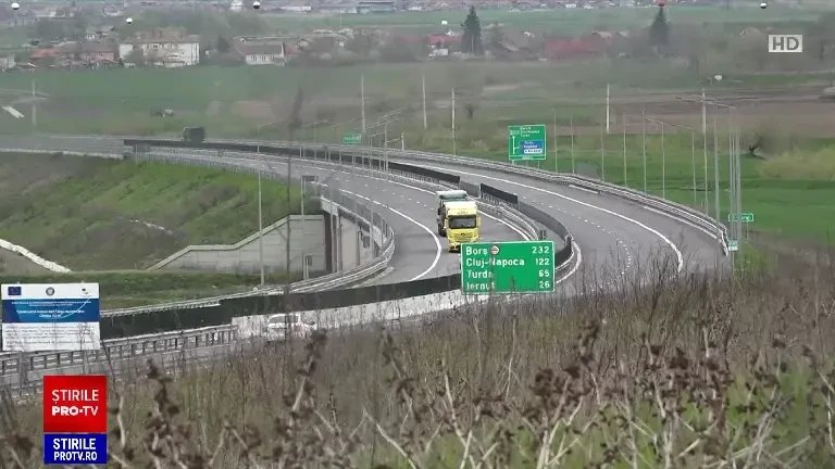 Pericol pe autostrada A3. Motivul pentru care a crescut numărul incidentelor în care au fost implicați urșii