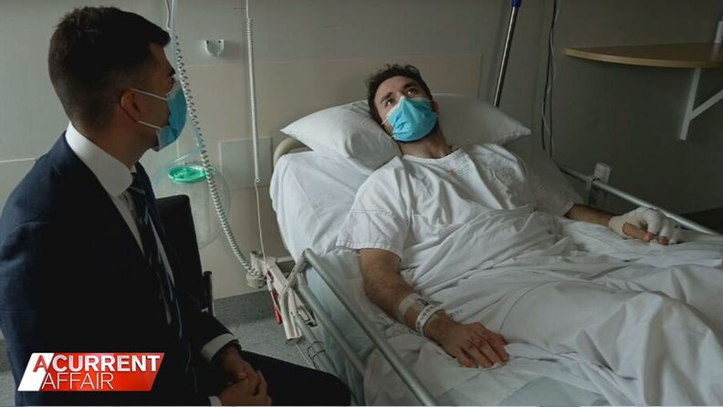 „Am crezut că sigur voi muri”. Un bărbat a suferit răni grave după ce telefonul i-a explodat în buzunar