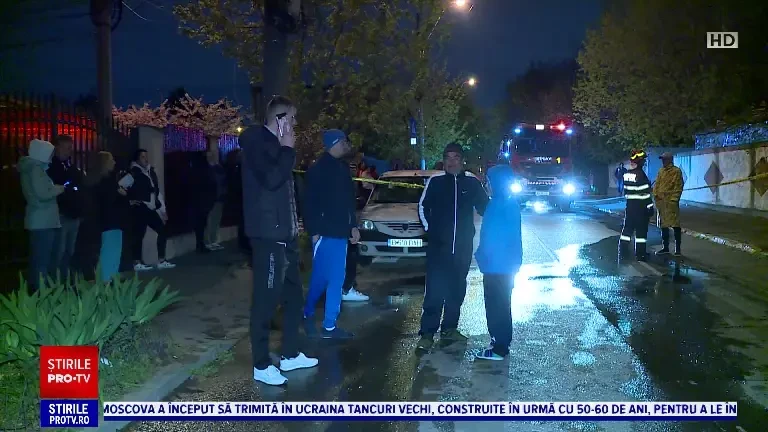 Incendiu la un bloc din București. Șapte persoane, între care doi copii, au fost intoxicați sau au suferit atacuri de panică