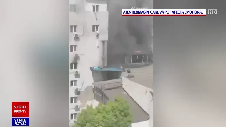 Imagini tulburătoare în spitalul cuprins de flăcări, în China. Pacienții au ieșit pe geam încercând să se salveze