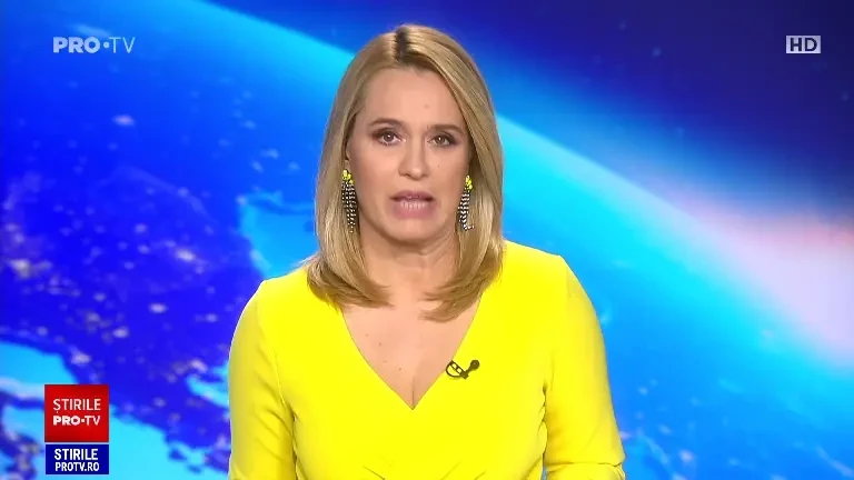 Un urs a spart o mașină și a băut aproape 70 de doze de suc