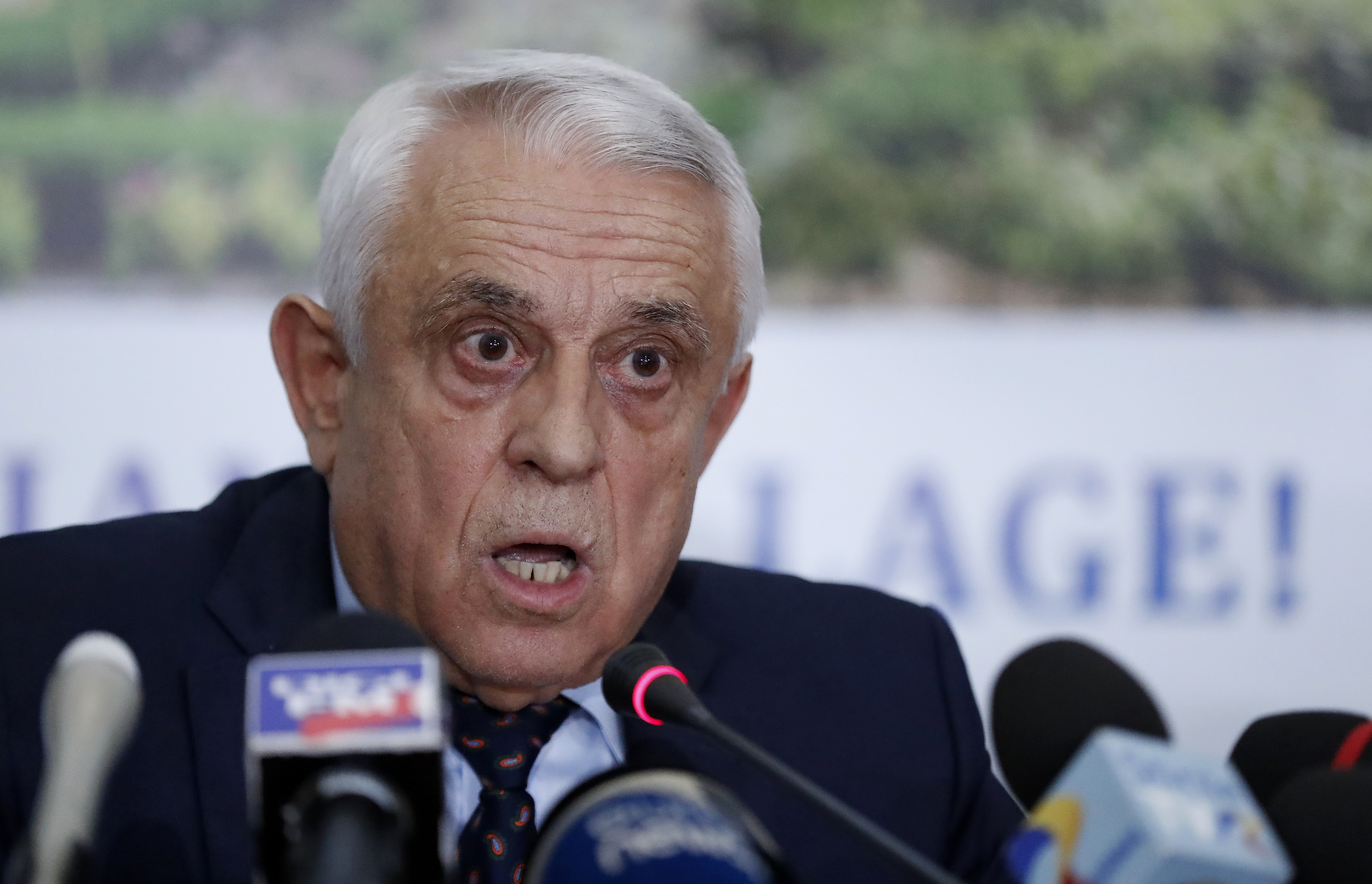 VIDEO. Ministrul Petre Daea cere ajutor în ședința cu Ciucă: ”Nu mă lăsaţi singur, fraţilor, că sunt multe puşti pe mine”