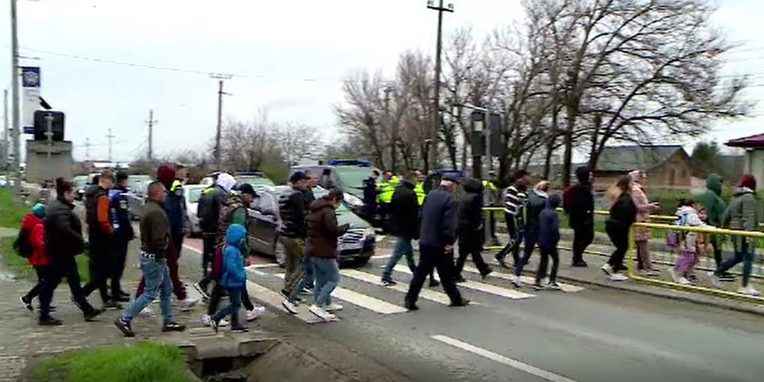 Protest în Leţcani, după ce un băieţel de 3 ani a fost ucis de un TIR pe terecerea de pietoni