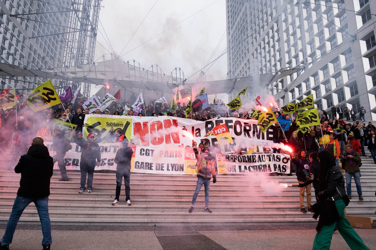Noi proteste violente în Paris. Sute de feroviari din Hexagon au manifestat la apelul sindicatelor