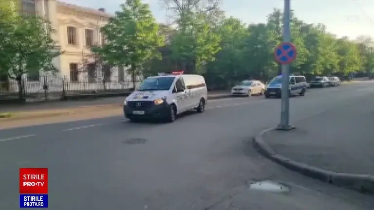 Mai mulți indivizi care ar fi tâlhărit trei tineri din Mehedinţi, ridicaţi de trupele speciale şi aduşi la audieri