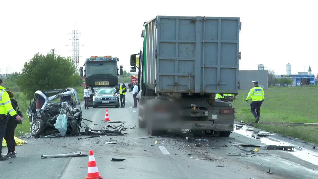Șofer mort după ce a intrat intenționat cu mașina într-un TIR, pe centura Aradului. Ce au observat martorii