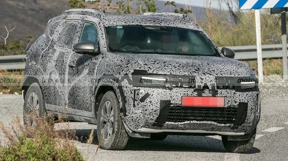 Cum va arăta noul model Dacia Duster 3 cu propulsie electrică. Foto spion
