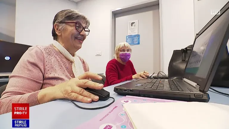 Au apărut primele cursuri gratuite de digitalizare pentru bătrâni. Cine le organizează