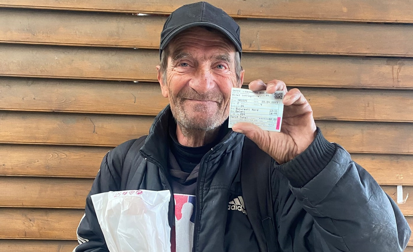 „Nu am bani de bilet și aș vrea să ajung la familie”. Un cioban a mers pe jos 130 de kilometri, din Zimnicea la București