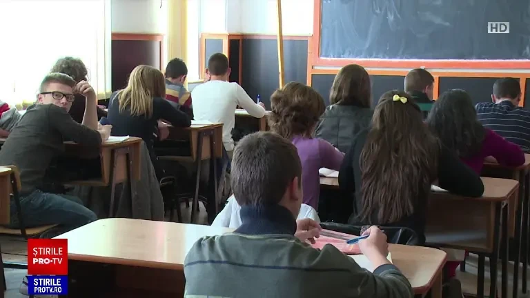 Școlile vor putea instala camere video în sălile de clase. Fenomenul violenței în școli a luat amploare în România