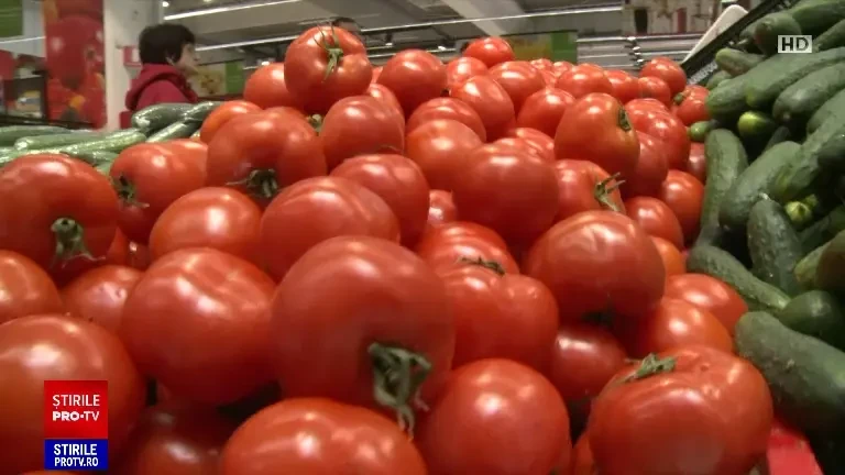 Cât costă un kilogram de căpșuni românești în magazine. Mai mult decât cele străine, din import