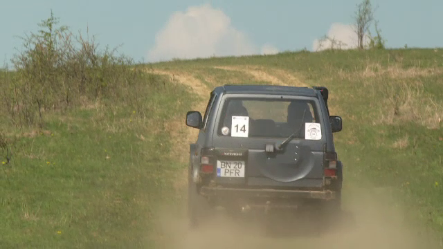 Tânăra care la 16 ani participă la raliuri: „Mulți se uită să vadă cine e pilot”