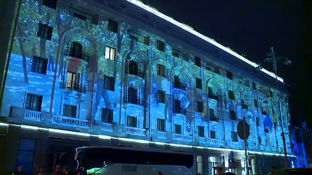 A doua seară a Festivalului Spotlight a încântat mii de oameni. Monumentele au fost iluminate de artiști din mai multe țări