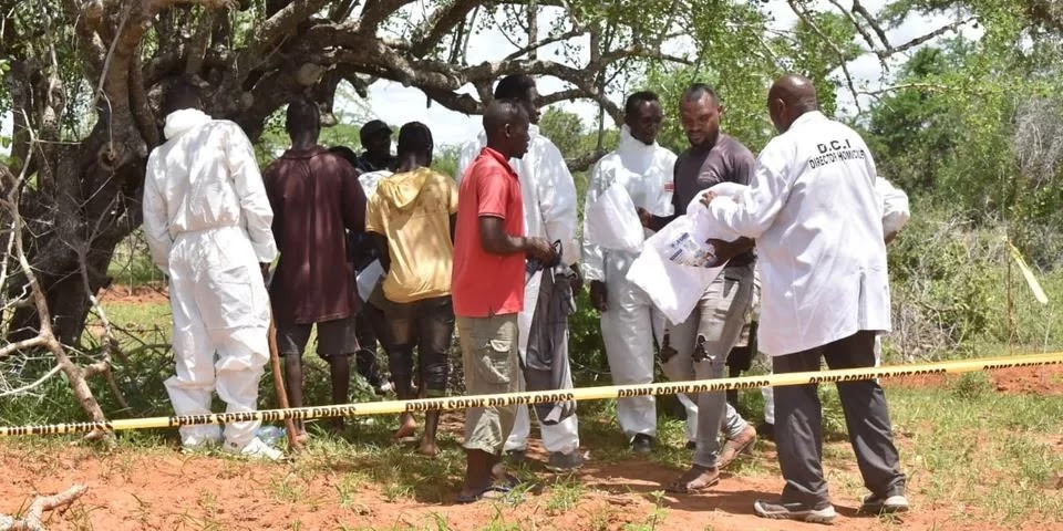 Peste 20 de cadavre au fost dezgropate de polițiști într-o pădure. Oamenii au murit de foame pentru „a-L întâlni pe Iisus”