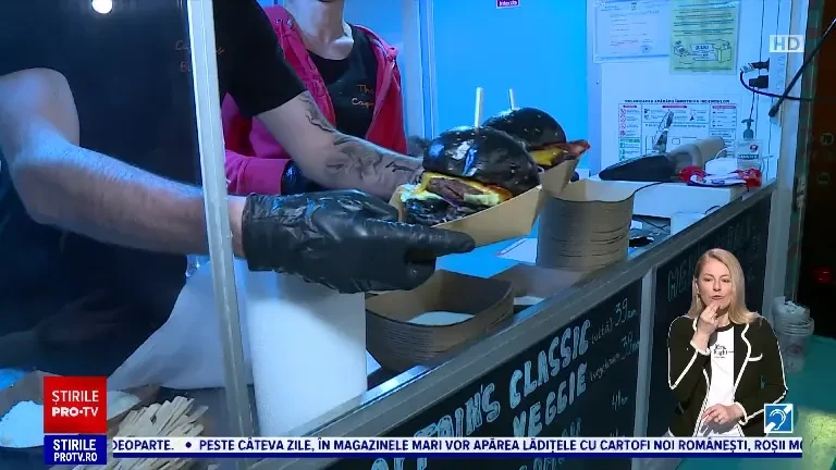 Bucureștenii s-au strâns în număr mare pe Bulevardul Kiseleff, la Street Food Festival. Burgerul, cel mai căutat preparat