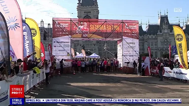 Iași: Mii de oameni au luat startul la un semimaraton dedicat copiilor prea săraci pentru a merge la şcoală