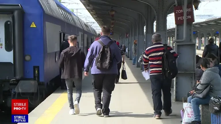 Vacanța de 1 mai. Cei care vor să meargă la mare sau la munte cu trenul sunt sfătuiți să-și ia de acum bilete