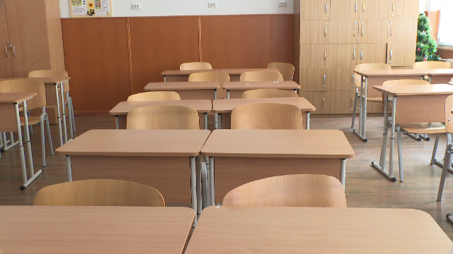 Învățătoare din Galați, acuzată că și-a lovit și înjurat elevii. Jumătate dintre elevii ei s-au transferat
