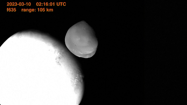 Imagini rare cu satelitul natural planetei Marte. Deimos a fost fotografiat în spațiu de la doar 100 de kilometri distanță