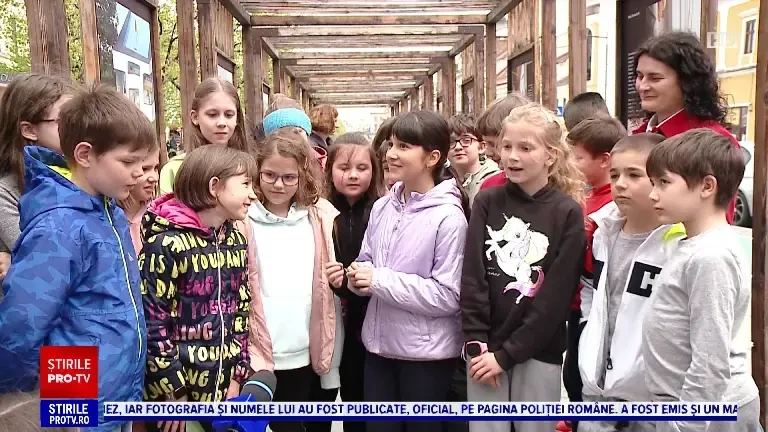 Curs opțional de arhitectură în Cluj, pentru elevii de clasa a IV-a. Copiii și-au expus schițele
